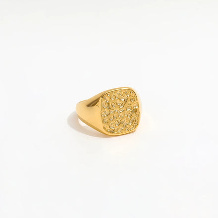 Fenny 18K Gold Plated Wholesale No Fade Versatile Statement Hammered Seal Stainless Steel Finger Ring Trendy for Women