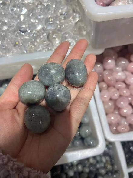 Wholesale Natural Labradorite Tumbled Stone with Good Flash Healing Crystal Quartz Tumble for Home Decoration