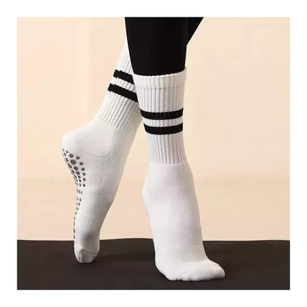 Christmas Wholesale Warm Cotton Women Thickened Breathable Custom Non Slip Terry Crew Grip Anti Slip Pilates Winter Yoga Socks