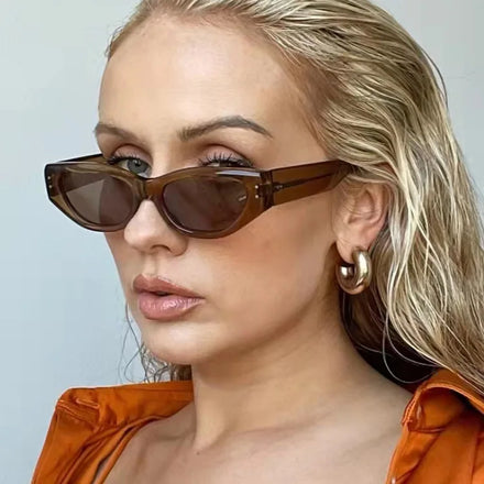 2025 Custom Logo Fashion Irregular Rivet Sunglasses Female Designer Cycling Classics Retro Women Cat Eye Sunglasses