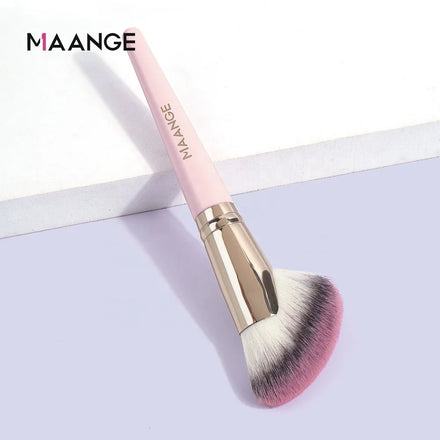 MAANGE Professional Custom Soft Bristles Scythe-Shaped Contour Makeup BrushFace Wholesale Comfortable Handle Makeup Brush