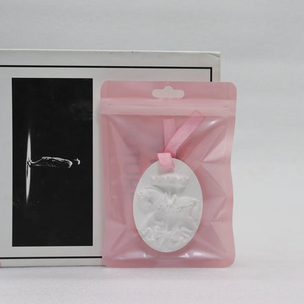 White Horse Shaped Eco-Friendly Plaster Hanging Car Mirror Interior Decoration Accessories Perfume Oil Diffuser Air Freshener