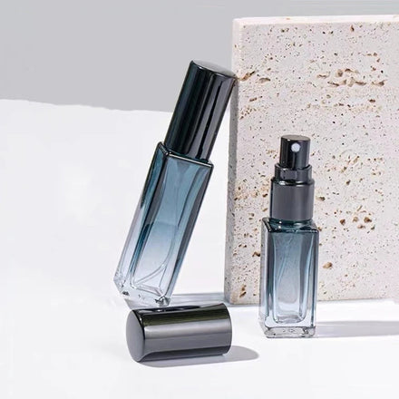 Refillable Empty 5ml 10ml Gradient Blue Square Glass Perfume Bottle with Golden Black Silver Fine Mist Sprayer