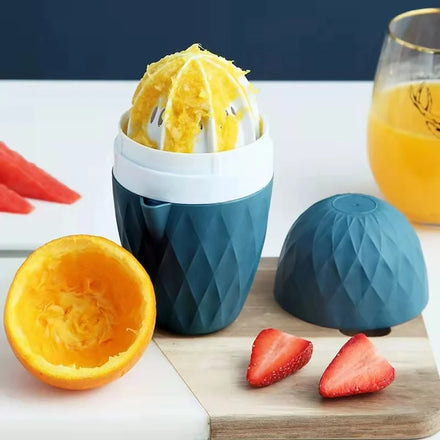 Portable Manual PP Plastic Juicer Cup Mini Fruit & Vegetable Squeezer for Orange Lemon Citrus Juice Manual Vegetable Fruit Tools