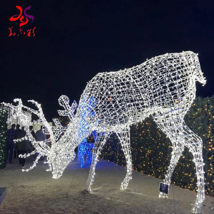 Customized Christmas Outdoor Park Motif Reindeer Decoration High CRI 90 LED Lights Warmth White Iron Frame Glitter Powder