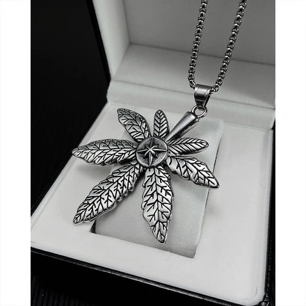 Hot Sale Retro Antioxidant Stainless Steel Maple Leaf Pendant Necklace Hemp Leaf Mens Charm Necklace Unisex Gift Jewelry