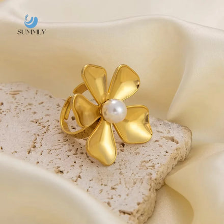 SUMMLY Vintage Wholesale Simple 18K Gold Plated Stainless Steel Flower Shape Ring Fashion Jewelry Manufacturer