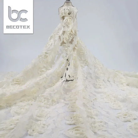 Factory Wholesale Rose Floral Pattern Embroidery Lace Fabric Fashion Tulle Dresses Lace Fabric