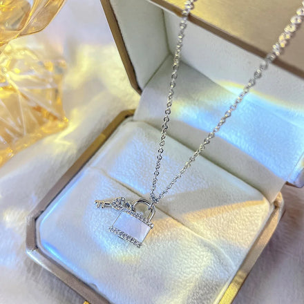 Stainless Steel Clover Necklace 18K Gold Plated Butterfly Fashion Silver Star Moon Pendant Necklaces Women Jewelry Accessories