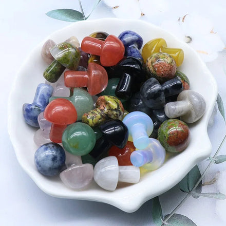 Mini Crystal Mushroom Gemstone Sculpture Decor Carving Mushroom Polished Crystal Cute Mushroom Stones for Home Garden