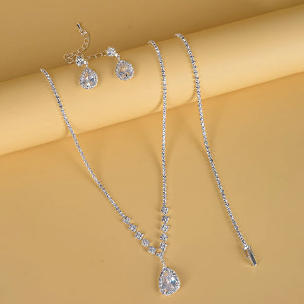 Hot 4-Pieces Bridal Wedding Dress Accessory Bling Drop Dubai Jewelry Set Oman Crystal Bridal Necklace Earrings Bracelet Jewelry