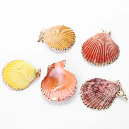 Wholesale 10 Styles Natural Sea Shells Charm Necklaces Bracelets Tiny Conch Cowrie Shell for Fashion Jewelry Making Pendants