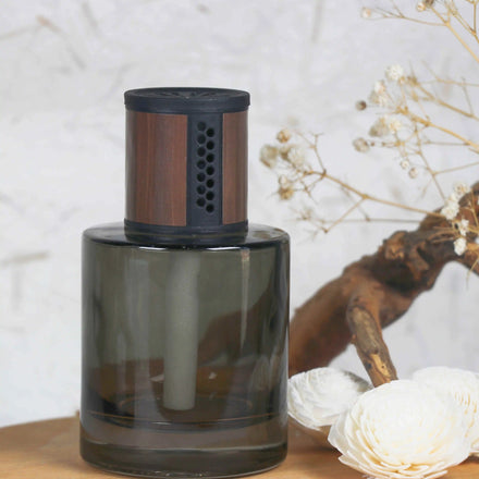 Car Diffuser Bottle 150ml Vehicle Mounted Perfume Glass Bottle Car Freshener with Cap Elegant and Durable Product