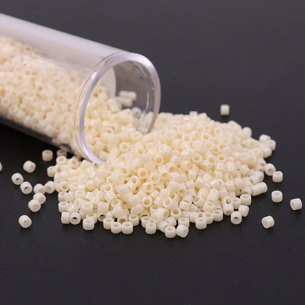 Wholesales DIY Glass Seed Beads Bulk 10g Package Japan Miyuki Seed Beads 11/0 for Bracelet