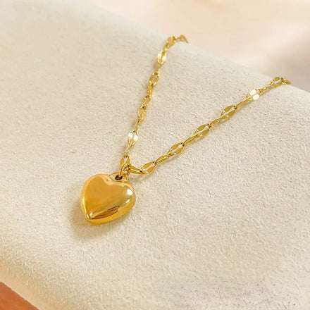 Lateefah 2024 Romantic Three-Dimensional Smooth Heart Stainless Steel Heart Shape Necklace