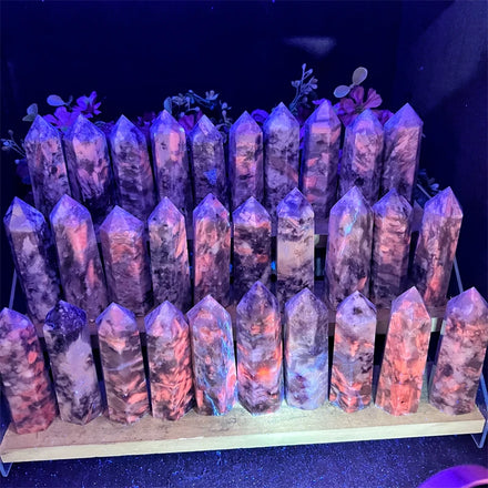 Hot Sale Natural Crystals Hand Craved Fluorescence Plum Blossom Point for Decoration