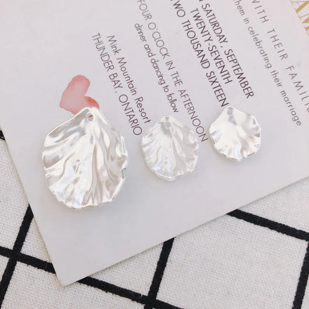 Simple Acrylic Pendant White Imitation Shell Petal Flower Pendant for DIY Earrings Necklace Bracelet Jewelry Accessories