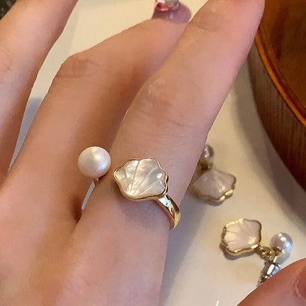 NEW Design Anillo Mujer Fashion Pearl Shell Ring Light Luxury Simple Adjustable Shell Ring for Women