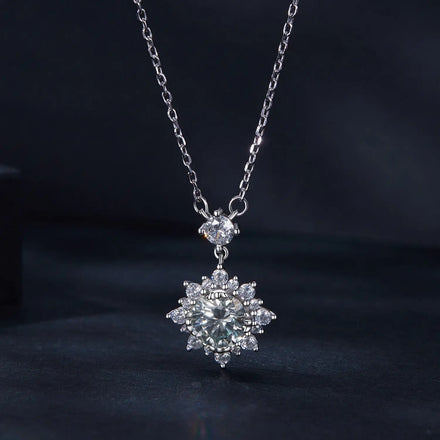 One Carat Snowflake Moissanite Necklace European and American Style 925 Sterling Silver Moissanite Clavicle Chain
