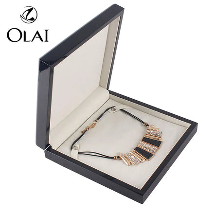 Luxury Big Necklace Jewelry Set Baking Paint Highend Black Wooden Velvet Inner Necklace Pendant Gift Box