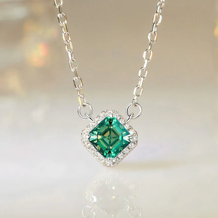 Factory Wholesale 60 Cent Square Green Moissanite Necklace Retro Luxury Temperament 925 Sterling Silver Clavicle Chain