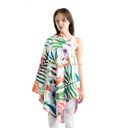 UltraFiber Wearable Shore Wrap: Premium Microfiber Beach Towel Poncho for Stylish Convenience and Personalization