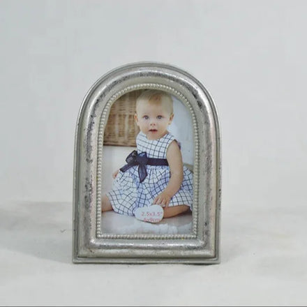 Classic Resin Photo Frame Wedding Name Board Favor Gift Decor with Customized Color & Eco-Friendly Design