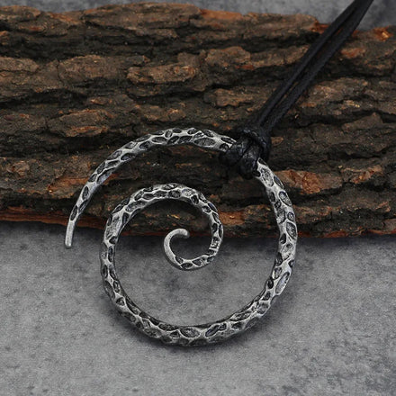 Irregular Handmade Hammered Spiral Sign Pendant Necklace Nordic Culture Retro Stainless Steel Viking Amulet Necklaces for Men