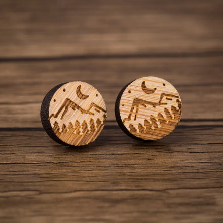 Fashion Handmade Carved Wood Bird Pineapple Bee Heart Stud Earrings Creative Round Triangle Geometric Wooden Earrings for Women