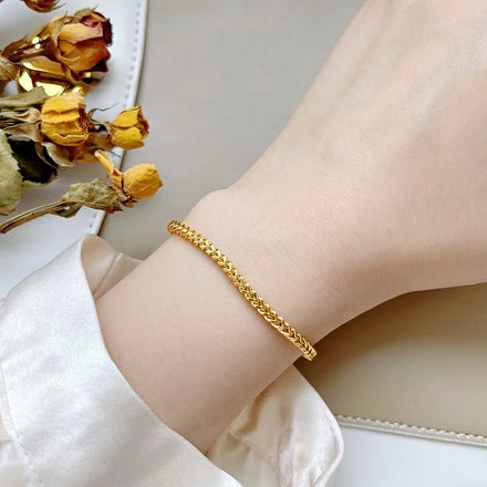 2025 New Fashion Light Luxury Stainless Steel Bracelet INS Niche Design Pulling Chain Bracelet for Girls