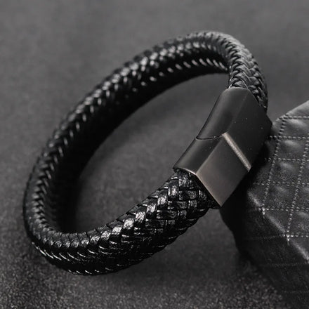 Factory Hot Sale Cheap Price Magnetic Clasp Leather Bracelet Fast Delivery Black Wide Genuine Leather Bracelet for Men