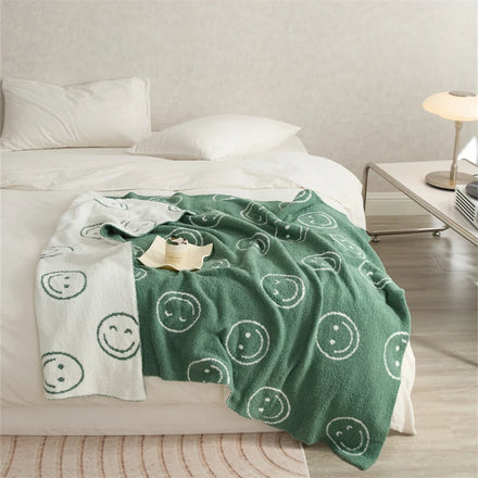 Suoer Cozy Smile Face Jacquard Polyester Blanket for Home Decoration Sofa and Winter XL