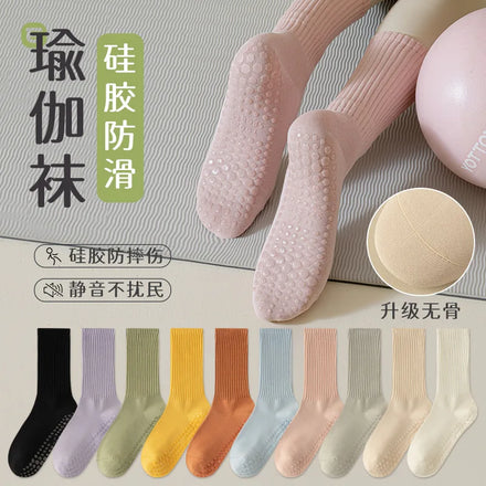 Anti slip Crew Yoga Socks with Non slip Gel Bottom