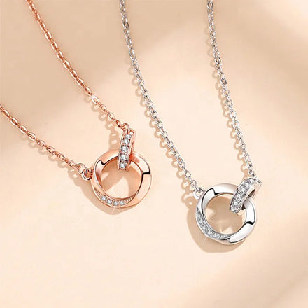 Fashionable and Luxurious Style with Diamond Inlaid Mobius Double Ring Geometric Circular Pendant Collarbone Chain