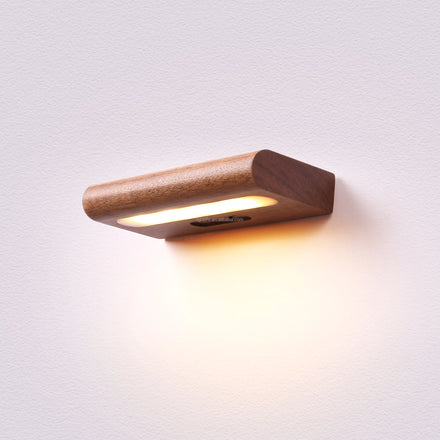 New Design Magnetic Rechargeable Wall Lamp Smart Home Light Dusk to Dawn Sensor Night Light Wireless Solid Wood Solar Wall Light