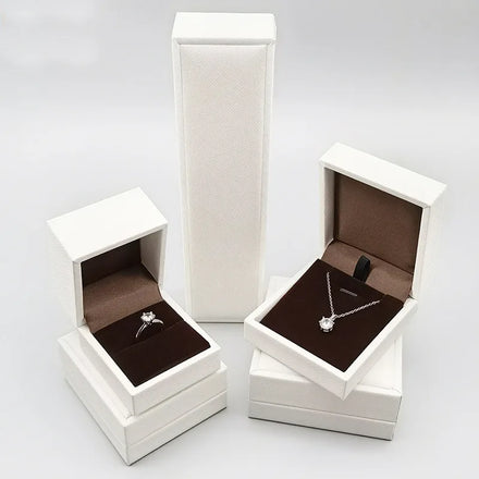 2024 Luxury Necklace Wholesale Jewelry Packaging Boxes a Set Jewelry Gift Box Wiredrawing Design Pu Leather Ring Jewelry Case
