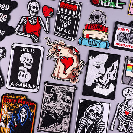 Poker Skull Embroidery/Sew Iron on Patches Custom Wholesale Embroidered Patch for Clothing Jeans