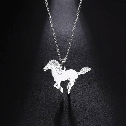 Women's Stainless Steel Horse Pendant Necklace Chain Choker Fashionable Animal Design for Weddings Engagements Party Gift Collar