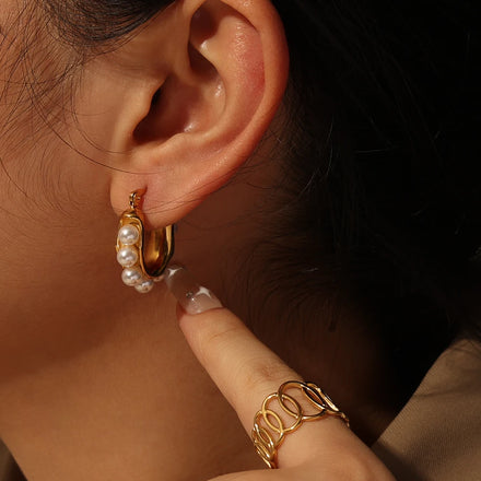 Unique Fashion Style Waterproof Stainless Steel 18K Gold Plated Pearl U-Shaped Hoop Earrings for Her