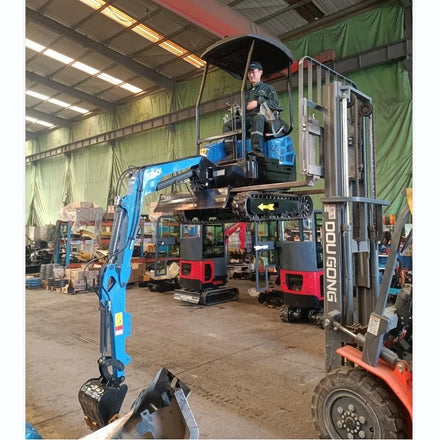 Engine 1.8 Ton Mini Excavator for Sale