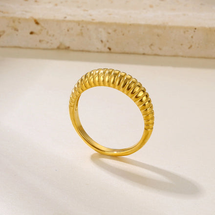 Hot Selling Drop Ship Vintage Croissant Ring 18k Gold Plated Stainless Steel Rings Women Textured Croissant Ring