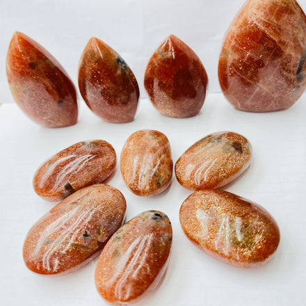 Wholesale Natural Crystals Crafts Golden Sunstone Palm Stone Mixed Sunstone Free Stand Stone for Decoration