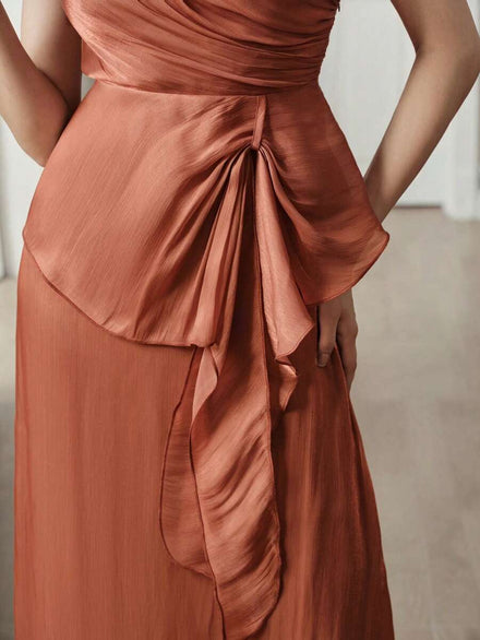 Elegant Long Dress for Women with One Asymmetrical Shoulder, Shine and Knot at Waist