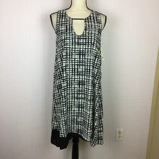 Nuevo con etiquetas Vestido sin mangas Bar III Swing Shift Talla S Mujer Negro Blanco Superpuesto Sin mangas